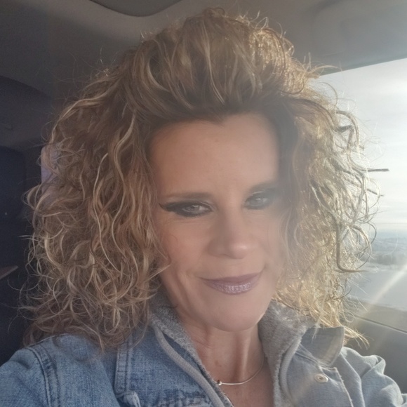 Profile Picture of Carla Tenhet (@carla_tenhet) on Poshmark