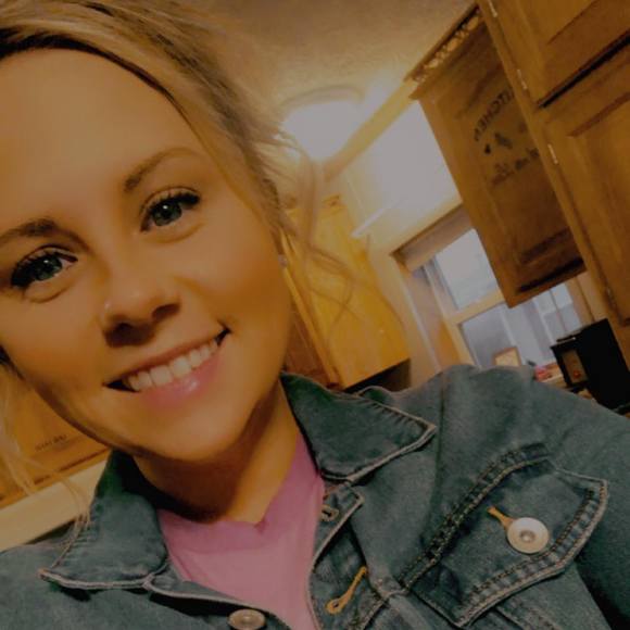 Profile Picture of Kaelynne Hoffner (@khoffner) on Poshmark