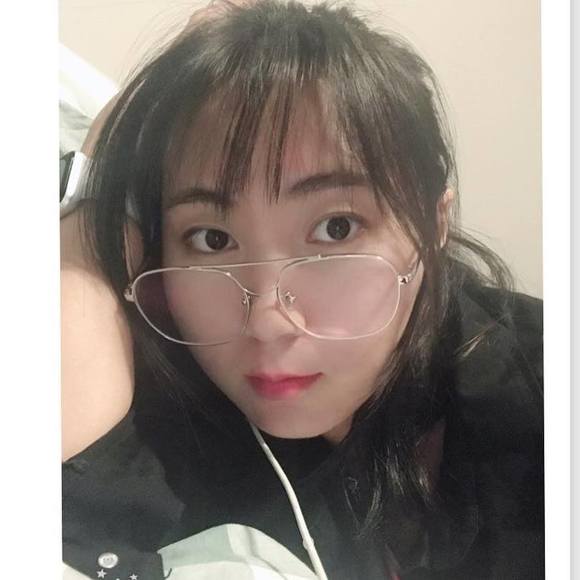 Profile Picture of Carol Lu (@carolu97) on Poshmark