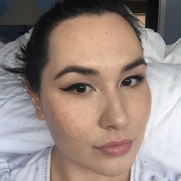 Profile Picture of Laura Conroy (@hapagurl8) on Poshmark