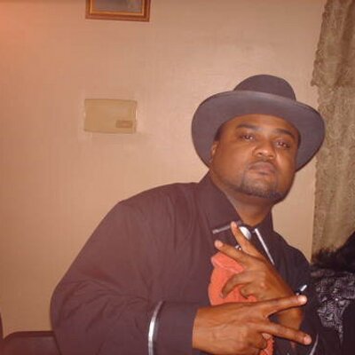 Profile Picture of James Irby (@look5995) on Twitter