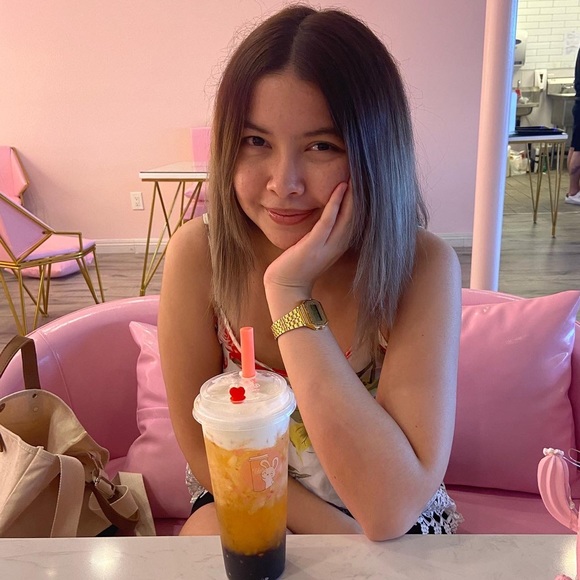 Profile Picture of Talay Rozic (@talay_rozic) on Poshmark