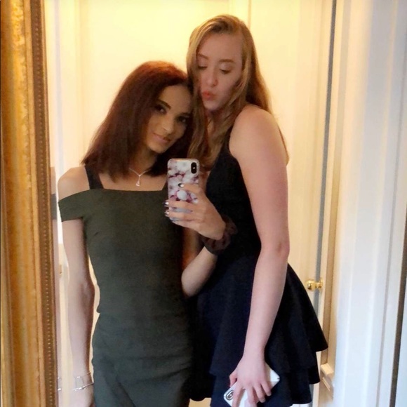 Profile Picture of Sarah Manderson (@semanderson) on Poshmark