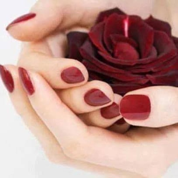 Profile Picture of Fatima Albirani (@fatimaalbirani) on Poshmark