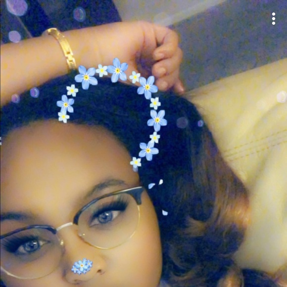 Profile Picture of T Goldsby (@solelypersonall) on Poshmark