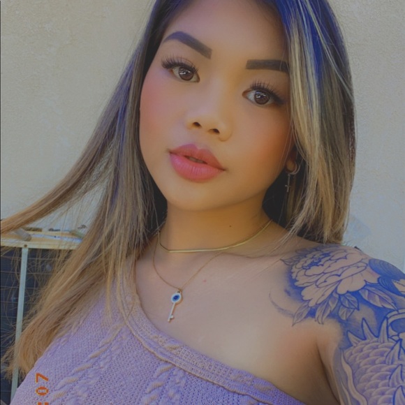 Profile Picture of Lady regine Saladino (@l_saladino) on Poshmark