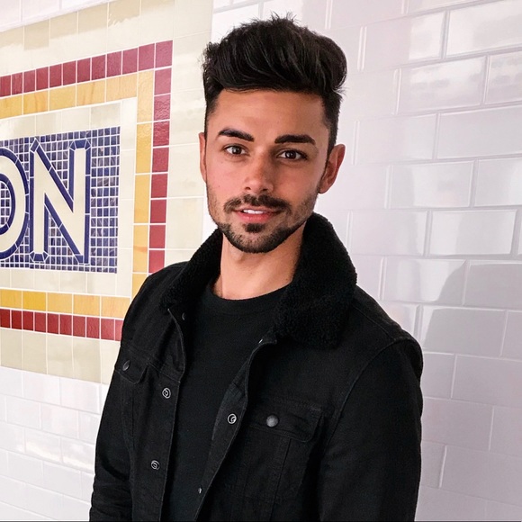 Profile Picture of James Tuffin (@jamestuffin) on Poshmark