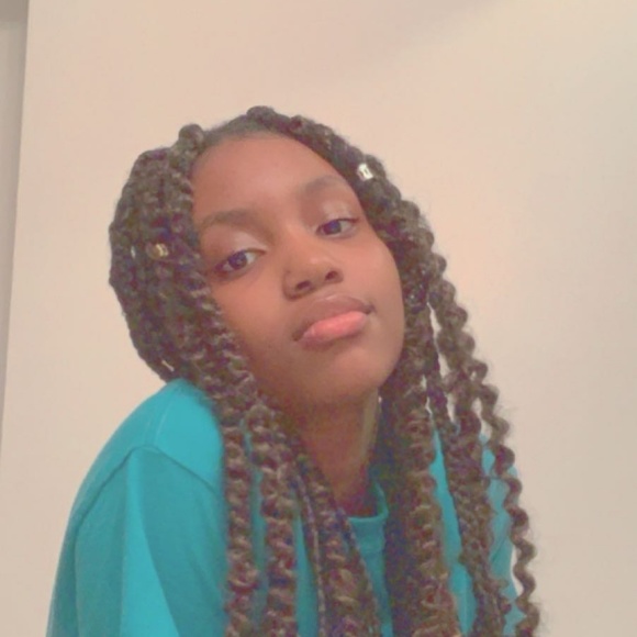 Profile Picture of Anu Itesileotesile (@anuoluwakitan) on Poshmark