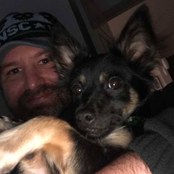 Profile Picture of Drew Reynolds (@drewlreynolds) on Poshmark