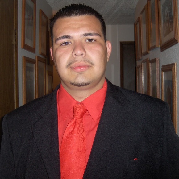 Profile Picture of Joe Aguilera (@jaguilera707) on Poshmark