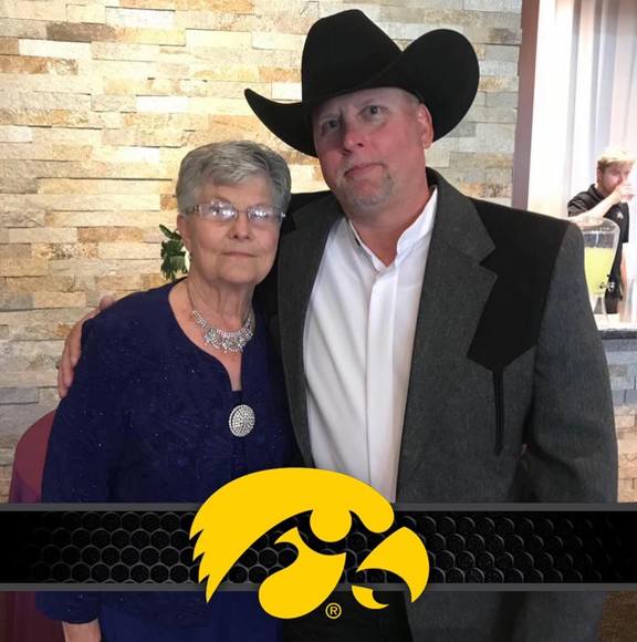 Shawn Edaburn - Poshmark Profile Picture of Shawn Edaburn (@sedaburn) on Poshmark