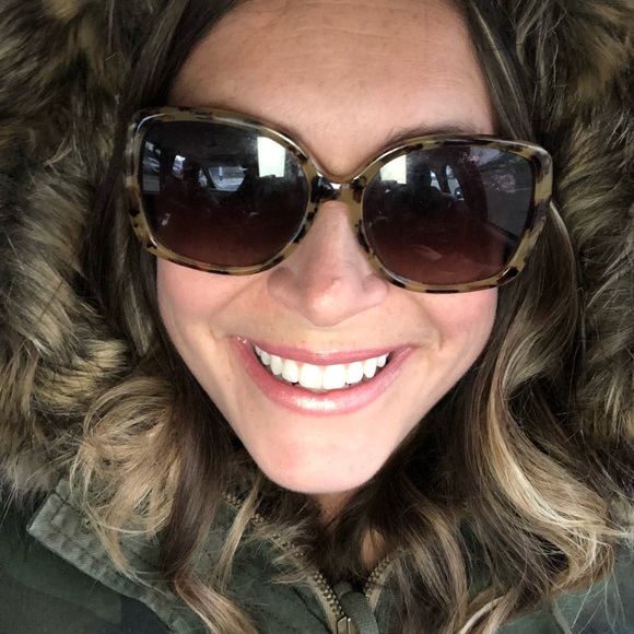 Profile Picture of Alison Olecki (@ali_o316) on Poshmark