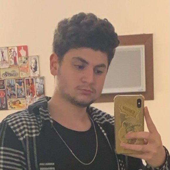 Profile Picture of Rayan Alsaadawi (@rayan_alsaadawi) on Poshmark