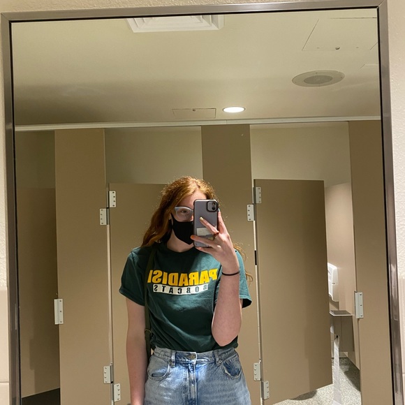 Profile Picture of Allison Hanski (@allieegeez) on Poshmark