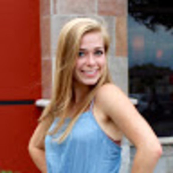 Profile Picture of Nancy Hudmon (@nhudmon) on Poshmark