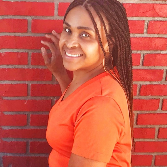 Profile Picture of Miriame Pierre louis (@miriame8589) on Poshmark