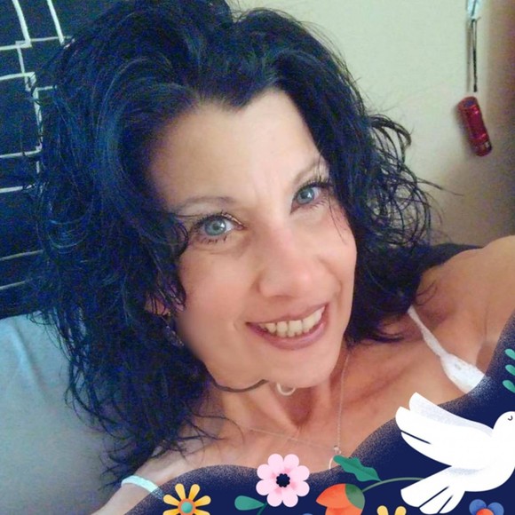 Profile Picture of Connie Sacher (@shopwithconnie) on Poshmark