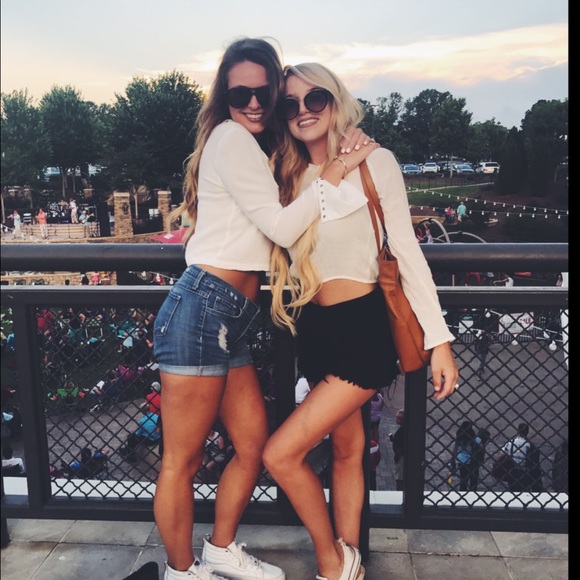 Profile Picture of Casey Murdock (@cmmurdoc) on Poshmark