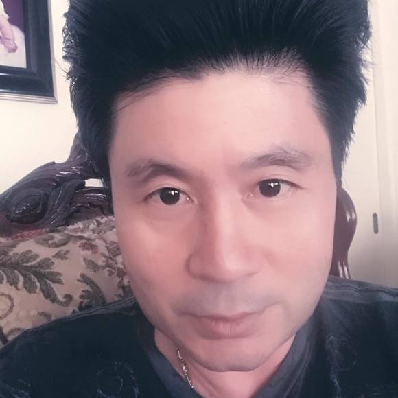 Profile Picture of William Chaing (@williamchaing) on Poshmark