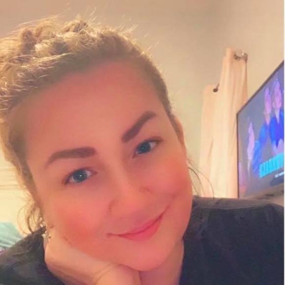 Summer Pelley - Poshmark Profile Picture of Summer Pelley (@spelley1979) on Poshmark