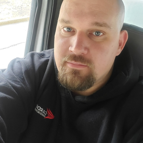 Profile Picture of Derek More (@dic1515) on Poshmark