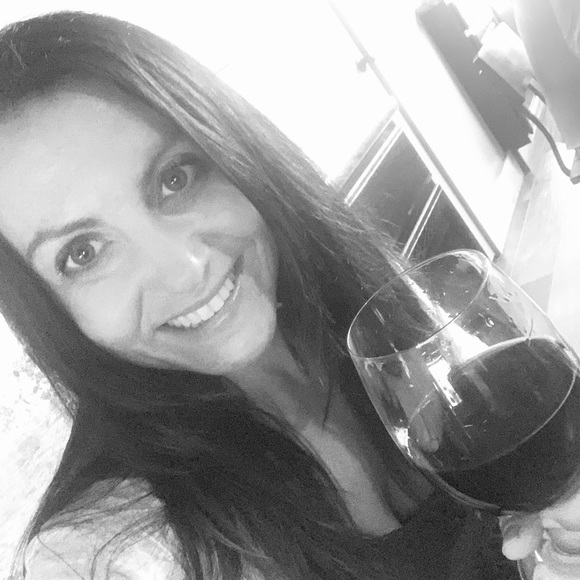 Genna Kicinski - Poshmark Profile Picture of Genna Kicinski (@gennakicinski) on Poshmark