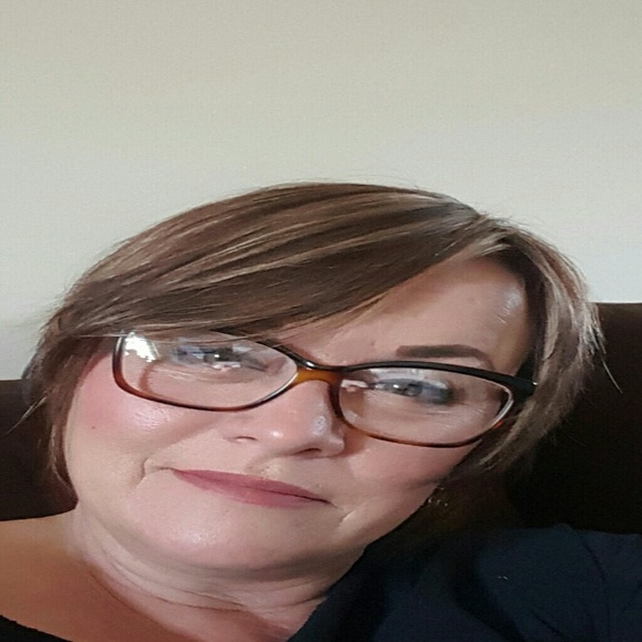 Profile Picture of Stacy Berkey (@stacyberkey) on Poshmark
