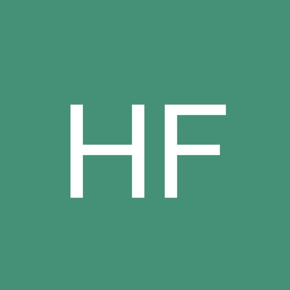 Profile Picture of Holly Frederickson (@hefart12) on Poshmark