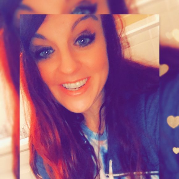 Profile Picture of Tracie Beers (@queencc601) on Poshmark