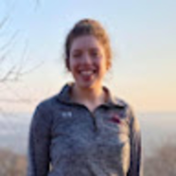 Profile Picture of Bri Larcom (@brilarcom) on Poshmark