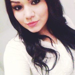 Profile Picture of Kimberly Esparza (@EimiiEsparza) on Twitter