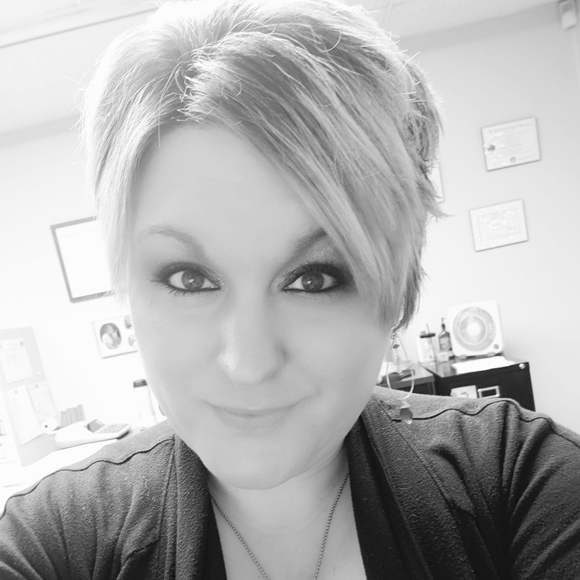 Profile Picture of Beth Saletta (@beth3019) on Poshmark