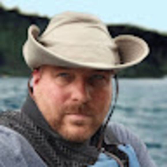 Profile Picture of Dan Hahn (@d_e_h) on Poshmark