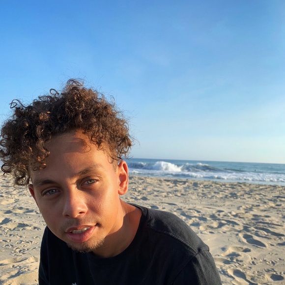Profile Picture of Matthew Silva (@rnonelly) on Poshmark