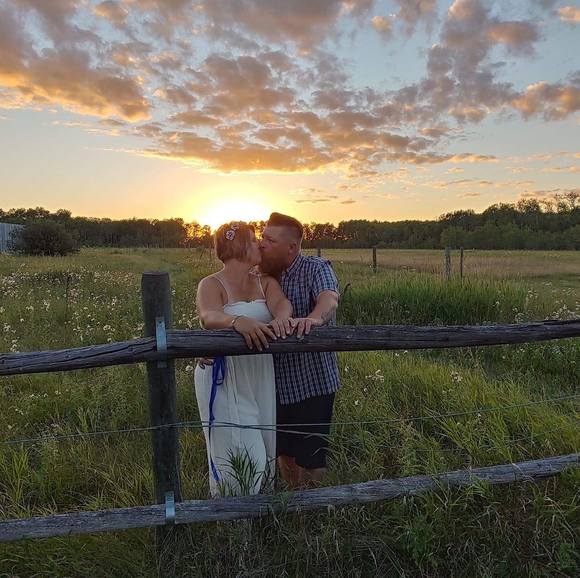 Profile Picture of Danielle Courchaine (@danimuir19) on Poshmark