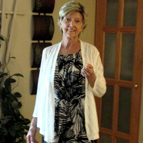 Profile Picture of Sharon Cole-fenton (@plon4) on Poshmark