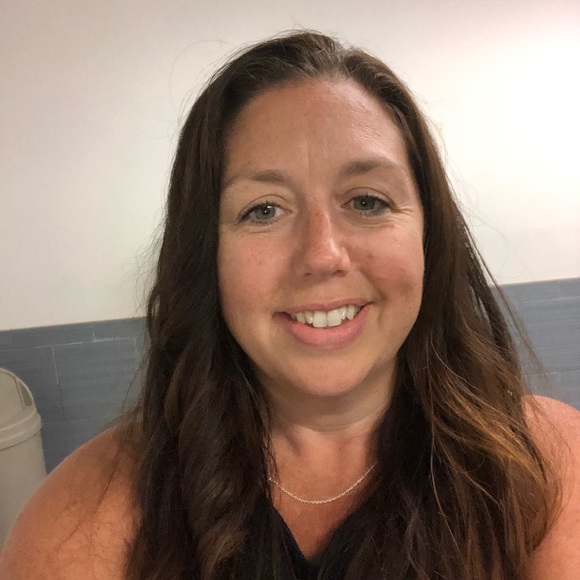 Profile Picture of Nancy Crones (@ncrones) on Poshmark