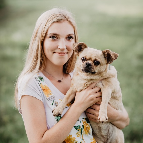 Profile Picture of Madisyn Dannheim (@madisyndannheim) on Poshmark