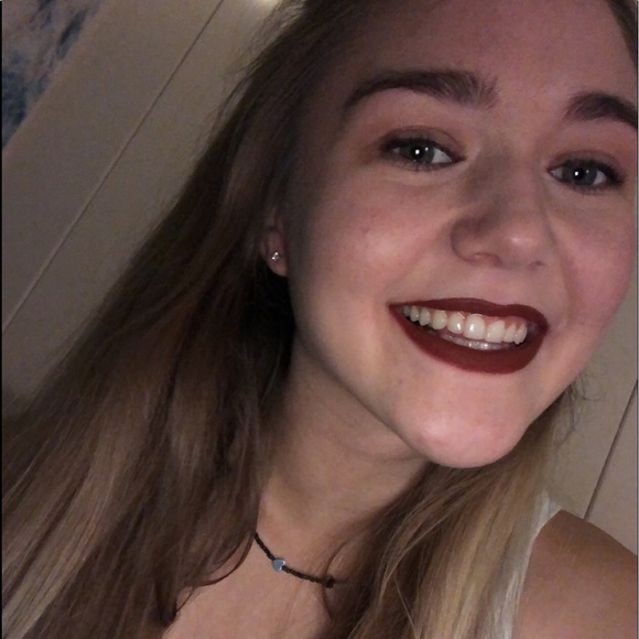 Profile Picture of Haley Scoggins (@haley_scoggins) on Poshmark