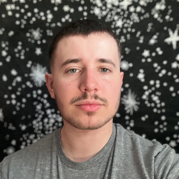 Profile Picture of Kyle Malone (@kilemelon) on Poshmark