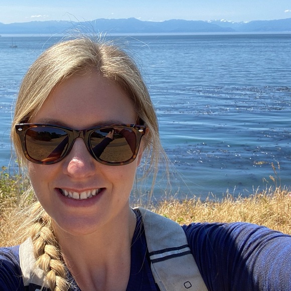 Adrianne Vandenheuvel - Poshmark Profile Picture of Adrianne Vandenheuvel (@abobechko) on Poshmark