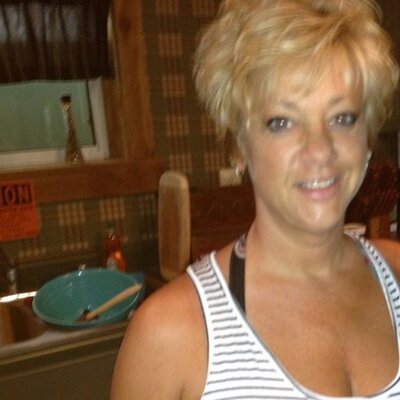 Profile Picture of Kim Hurt (@hurt_kim) on Twitter