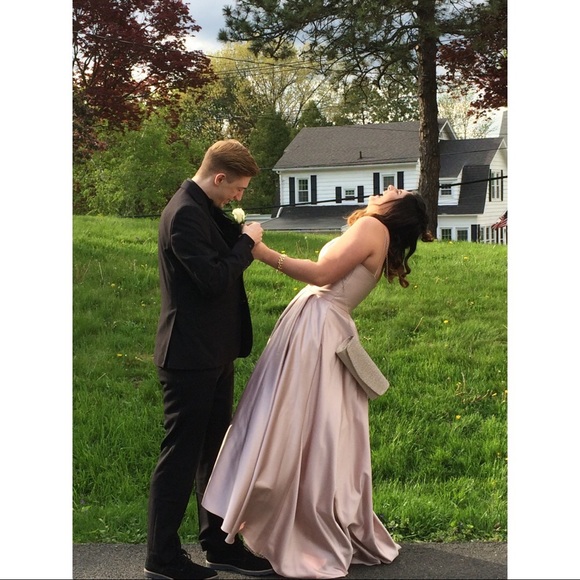 Profile Picture of Tom Mossey (@tmossey1699) on Poshmark