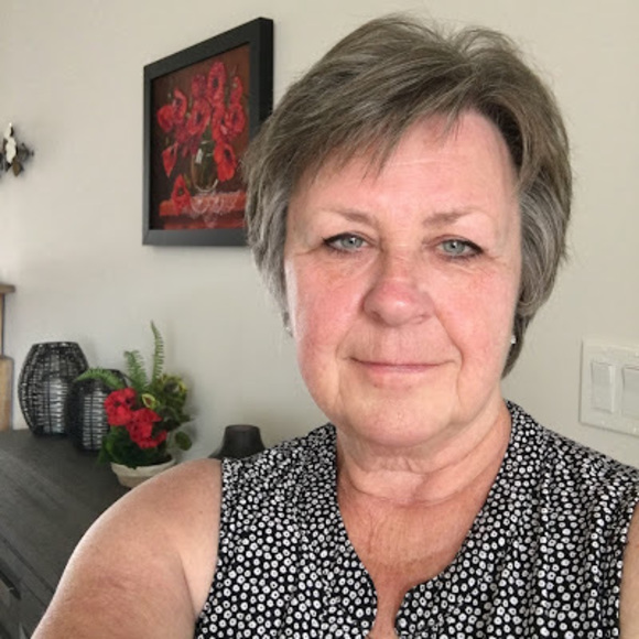 Profile Picture of Lynn Wilkinson (@lawilkinson815) on Poshmark