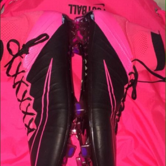 Profile Picture of Ariel Castaneda (@ariel111) on Poshmark