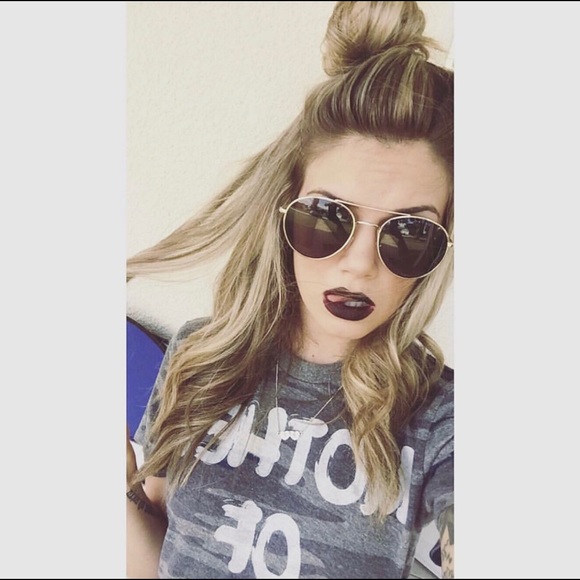 Profile Picture of Denae Persichetti (@denaechetty) on Poshmark