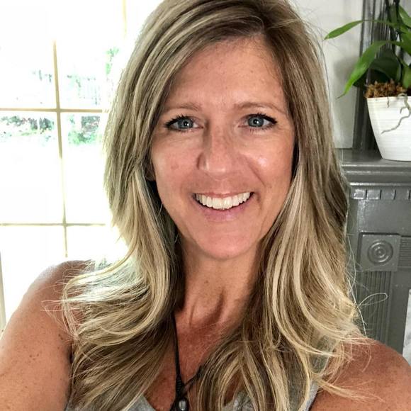 Profile Picture of Amy St laurent (@amystlaurent) on Poshmark