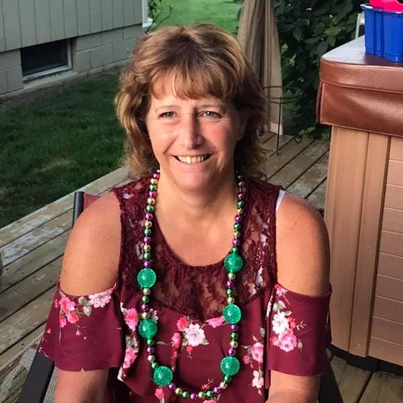 Profile Picture of Lisa Middaugh (@middaughl) on Poshmark