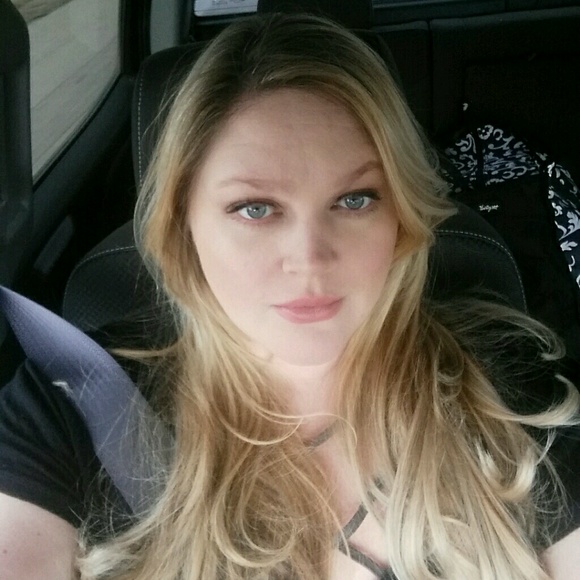 Profile Picture of Kayla Lukenbach (@klukenba) on Poshmark