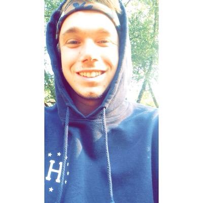 Profile Picture of AndrewTotten (@AndrewTottenOld) on Twitter